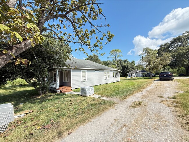 Building Photo - 17119 TX-35 Rental