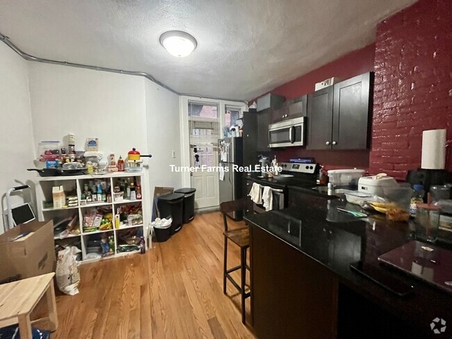 Building Photo - 165 Endicott St Rental