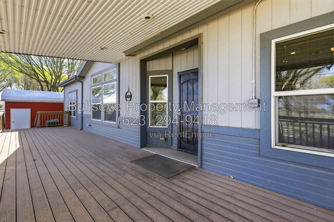 Photo - 313-East 1/2 E 1/2 St N