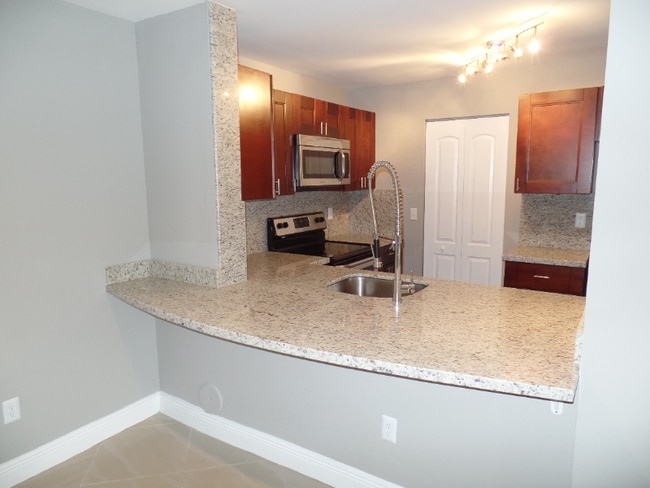 Building Photo - 1255 SW 46th Ave Rental