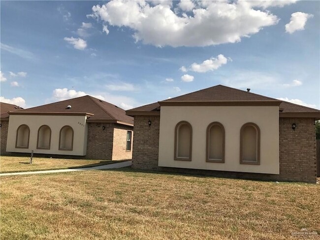 Building Photo - 3000 E Diamondhead Ave Unit A