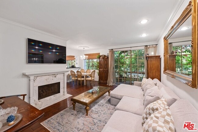 1375 Kelton Ave Unit 107
