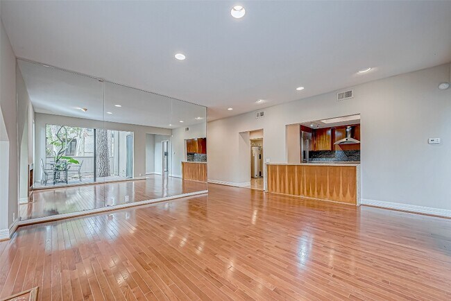 Photo - 316 Litchfield Ln