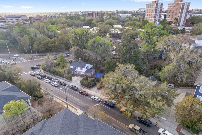 Photo - 949 SW 13th St