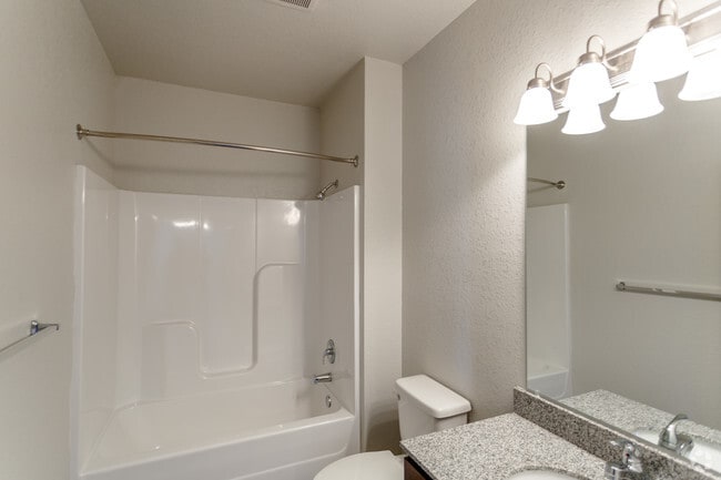 3BR, 2BA - 1397 SF