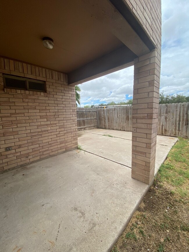 Photo - 1409 W Fig Ave