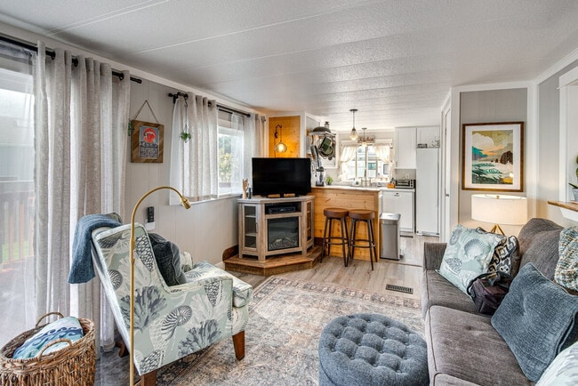 Photo - 4876 Railroad Ave Unit ID1386209P