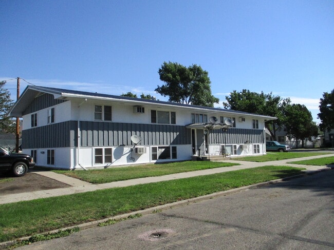 Building Photo - 8 8th St W