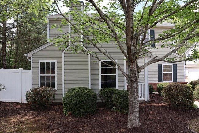 Photo - 104 W Oaks Pl