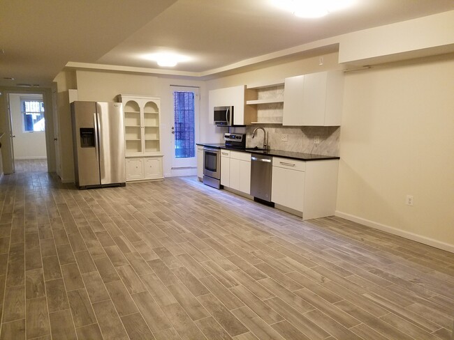 Building Photo - 1331 Irving St NW Unit 1331 Irving Street - Bsmt