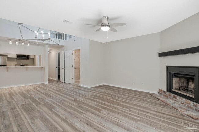 Building Photo - 4221 Brookside Dr