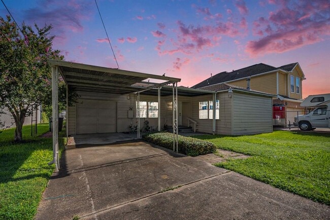 Photo - 12413 Almeda Genoa Rd House