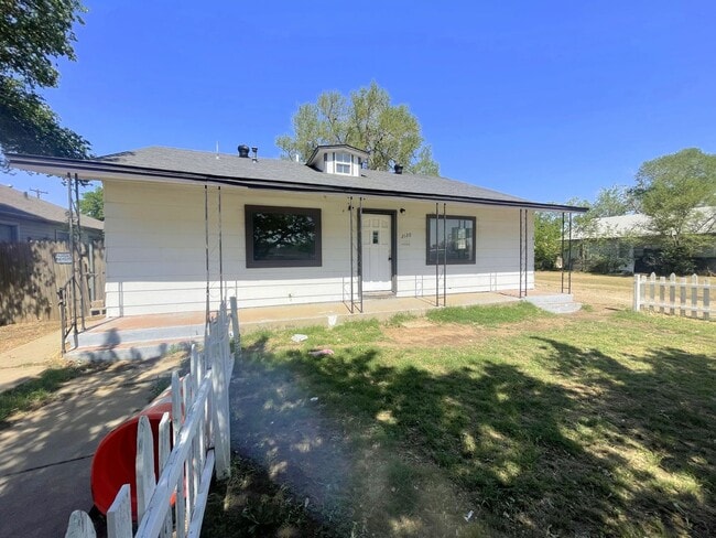 Photo - 2120 Canyon Dr