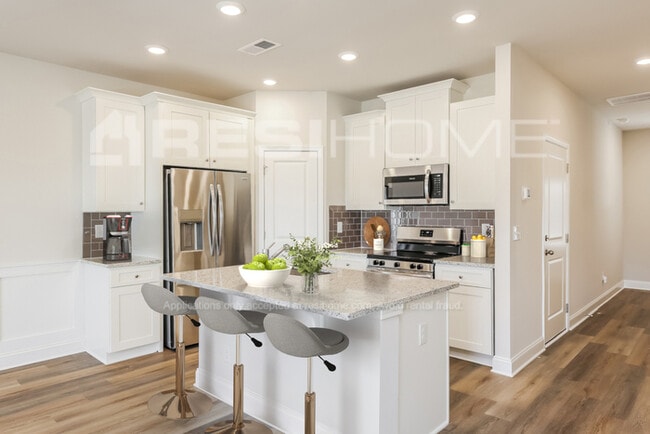 129 Aurora Ln