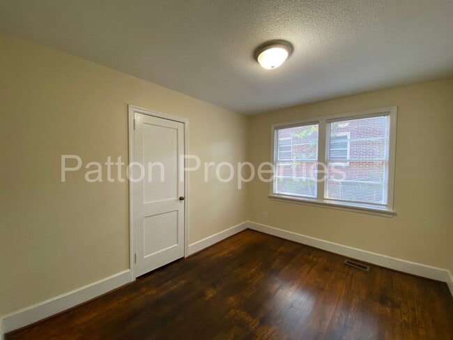 Photo - Colonial Heights