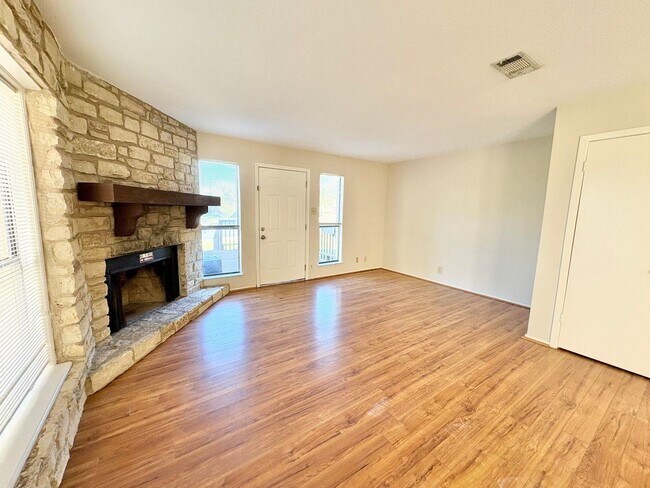 Photo - 601 Free Rein