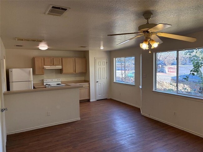 Photo - 111 Cedar Ln