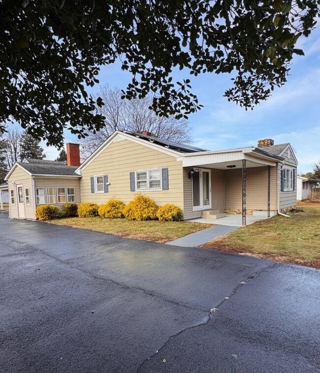 Photo - 277 Maloney Rd