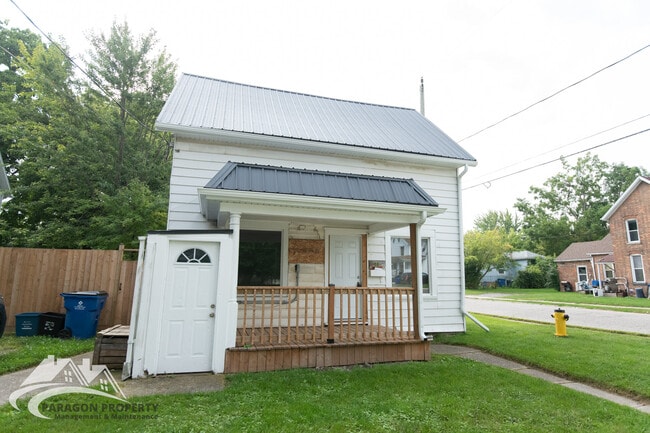 Building Photo - 44 Lorne Ave