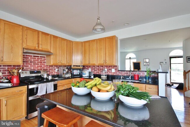 Photo - 10736 Enfield Dr