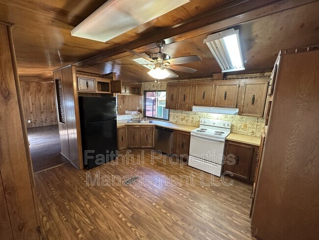 10251 Shadow Wood Cir