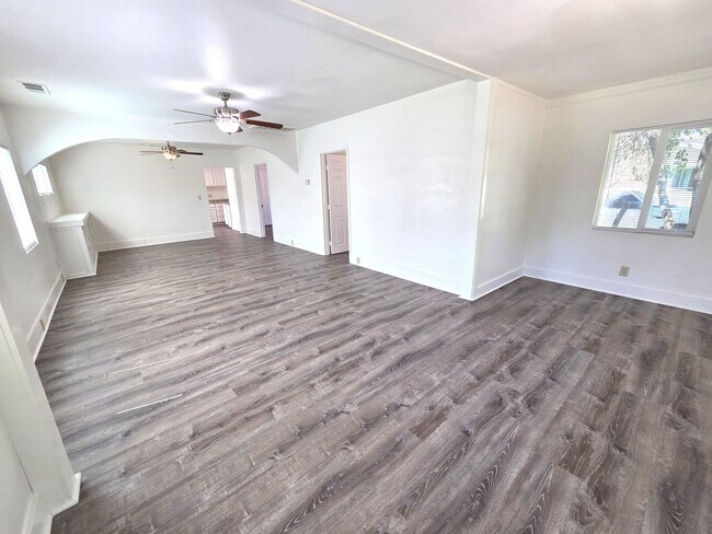 345 W Kanai Ave