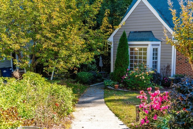 Photo - 6732 Queen Annes Dr