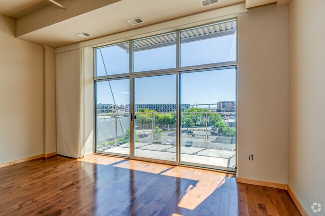 1 BR, 1 BA - 1,153SF