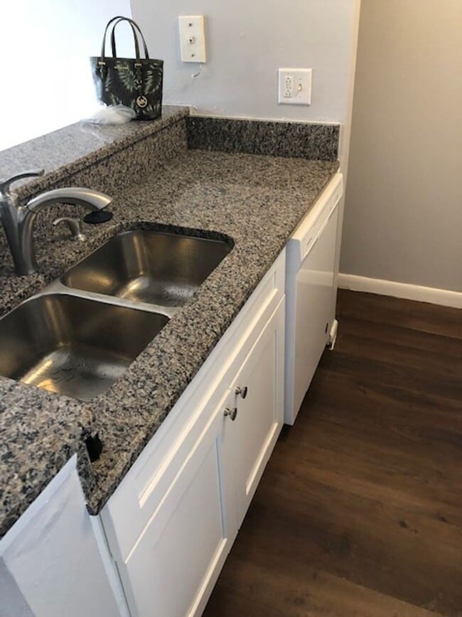 Photo - Palm Lakes Condo