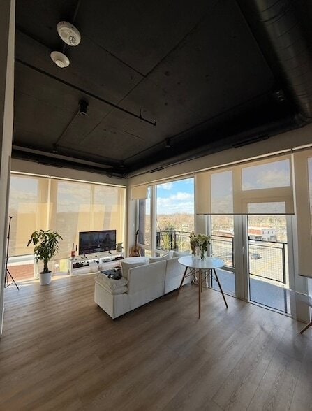 Photo - 2725 N Thatcher Ave Unit 503