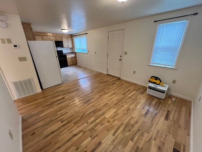 214 N 2 St