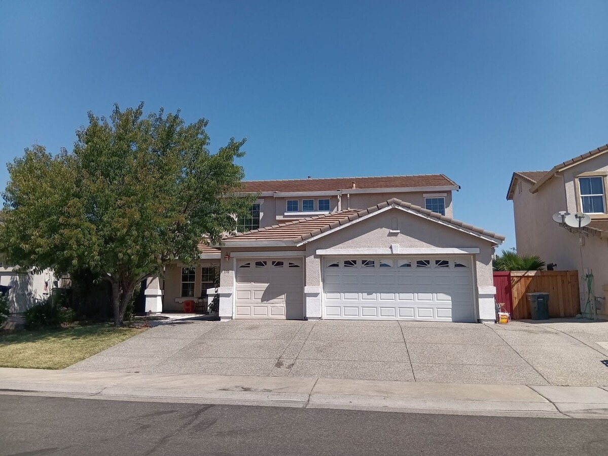 Coming Soon 5 Bedroom 3 bath Home - Coming Soon 5 Bedroom 3 bath Home