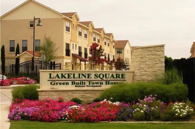 Building Photo - 13420 Lyndhurst St Unit 606