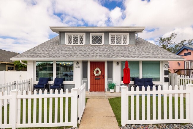 Building Photo - Beautifully updated 3-bedroom, 2.5-bathroom Craftsman in the heart of South Park