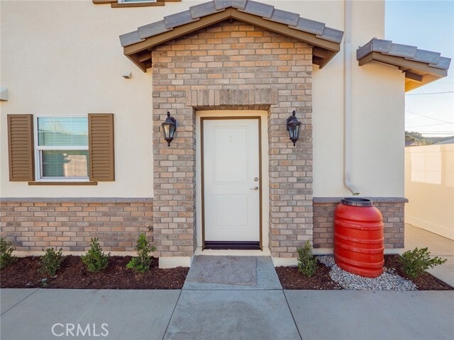 Photo - 1325 W Grand Ave