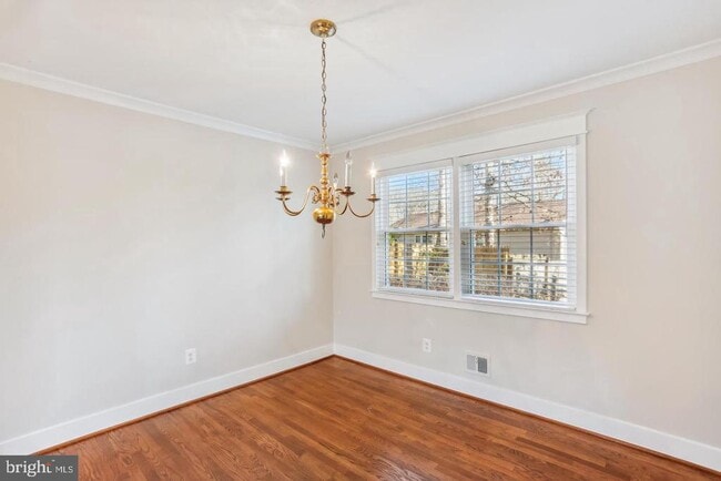 Photo - 9303 Fernwood Rd