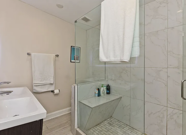 Building Photo - 3 bedroom in Chicago IL 60614 Rental