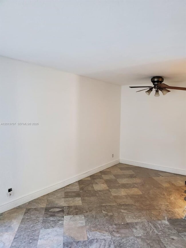 Building Photo - 3015 NW 118th Dr Unit 124E