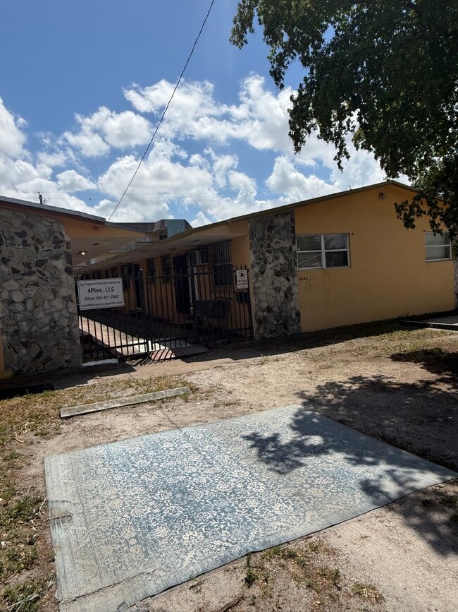 Building Photo - 3040 NW 134th St Unit 4