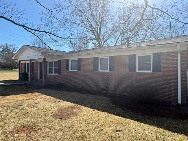 Photo - 213 Morris St