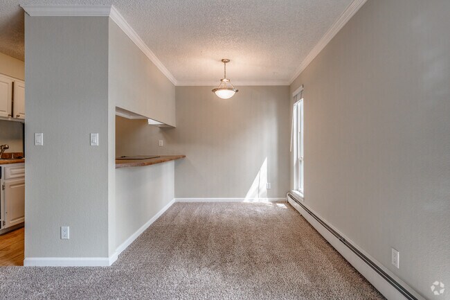 2 BR, 1 BA - 800 SF