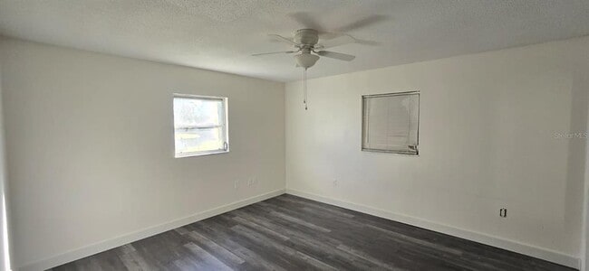 Photo - 526 Reading St NW