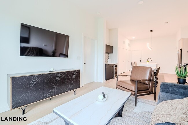 Photo - 2623 Keene St Unidad 337