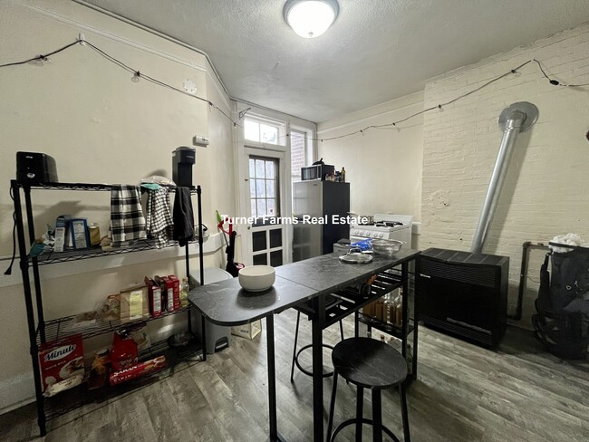Photo - 168 Endicott St Apartamentos