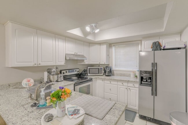 Photo - 1082 E Michigan St