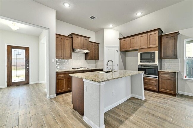 Photo - 208 Evening Star Ln