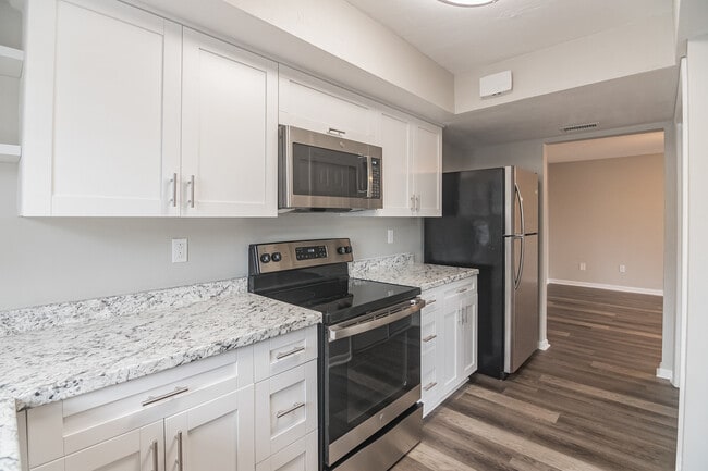 Photo - 3353 Sherwood Dr
