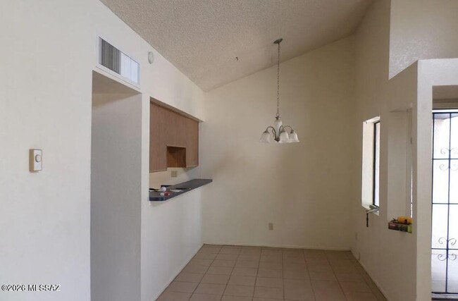 3445 N Fremont Ave