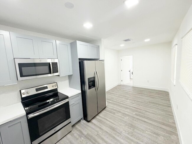 Building Photo - 1135 NW 127th St
