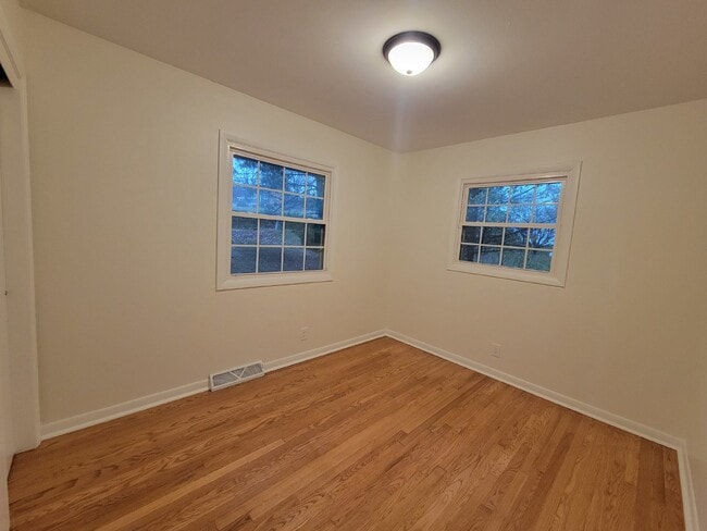 Photo - Gorgeous 4 bedroom ranch in Sussex!